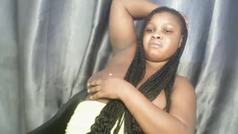 creamyposh1 online show from November 22, 6:45 am