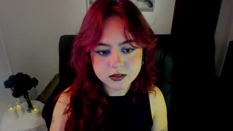 Snapshot of crimson_tati chatting on October 22, 4:15 am Tatiana online show from October 22, 4:15 am