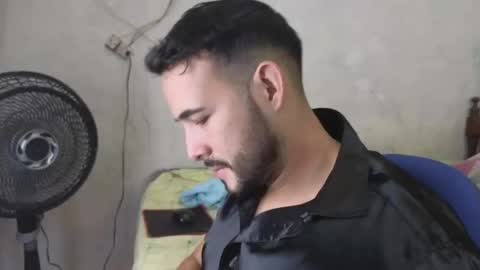 cris_simons online show from December 1, 4:32 pm