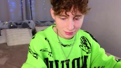 Chris online show from October 25, 3:01 pm