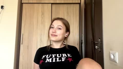 crissymemo online show from June 28, 3:08 pm