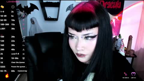 Cris online show from November 18, 10:02 pm