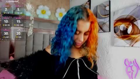   online show from November 25, 4:06 pm