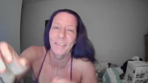 Quartz online show from April 20, 4:48 am