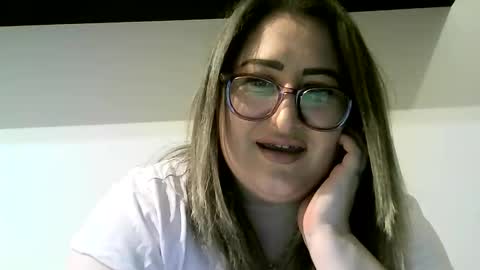 cristina20021991 online show from March 9, 8:35 pm