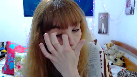 cristinewinter online show from April 18, 10:43 pm