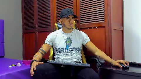 Say me Cris online show from February 8, 1:01 pm