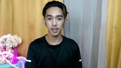 crocodale online show from March 31, 4:18 pm