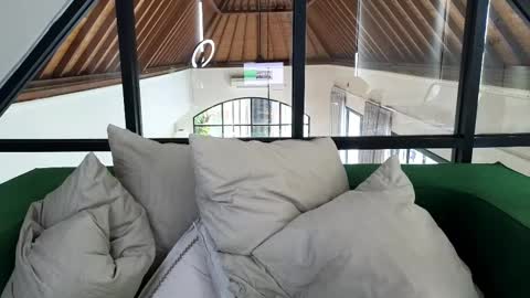 Lin inst lingoodyy online show from February 14, 3:00 am