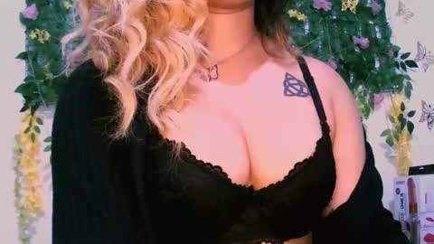 crysrus online show from October 23, 1:40 am