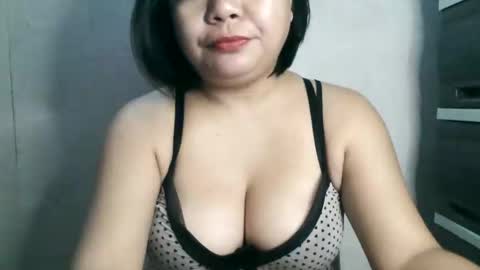 Snapshot of crystal_april chatting on February 9, 5:08 am Crys online show from February 9, 5:08 am