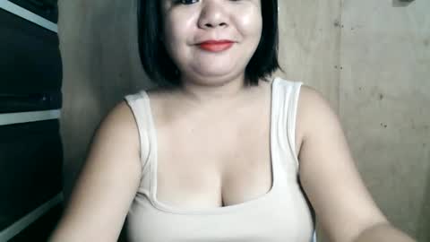 Snapshot of crystal_april chatting on February 17, 1:25 am Crys online show from February 17, 1:25 am