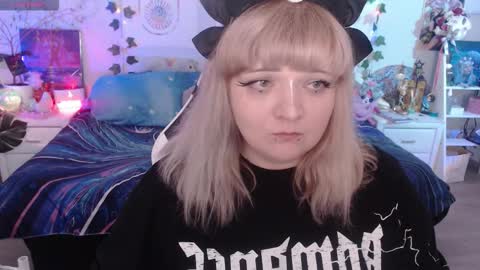   online show from September 8, 6:29 pm