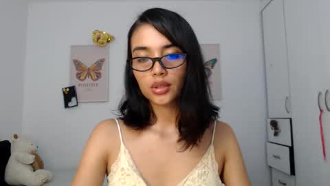 crystal_grilx online show from June 10, 1:49 am