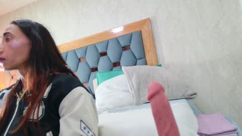 crystal_sm online show from February 1, 3:03 am