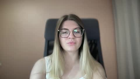 crystalblush01 online show from March 6, 6:51 pm