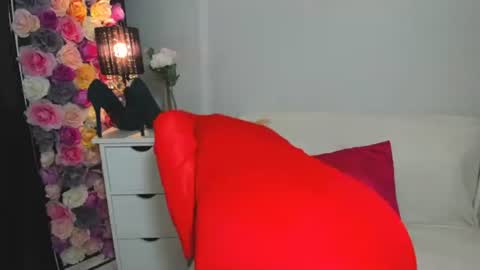 Crsyatal online show from April 3, 3:41 pm