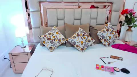 Crystal online show from February 3, 10:47 pm