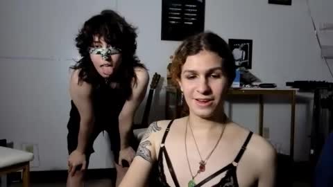 cuddleavenue online show from January 11, 12:05 am