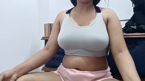 cuddlemuffins online show from August 6, 2:48 pm
