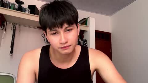 cuddly_and_jinx online show from March 25, 2:35 pm