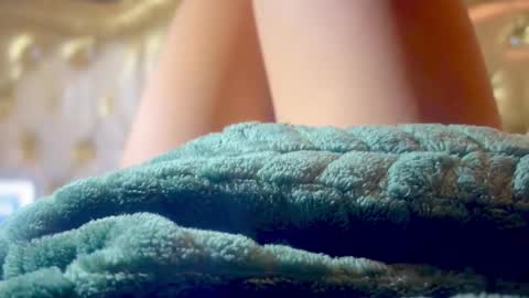 Snapshot of cum_all_over_mmee chatting on September 20, 8:45 pm im KIM new girl to spoil online show from September 20, 8:45 pm