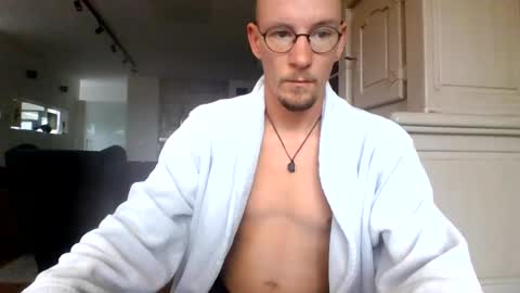 cum_swallow_bi online show from July 22, 8:05 am