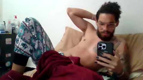 curly_louis online show from April 16, 2:33 am