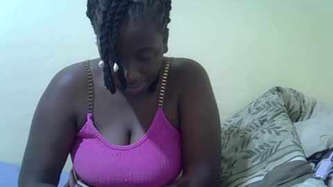 curvy_crush1 online show from April 21, 1:42 am