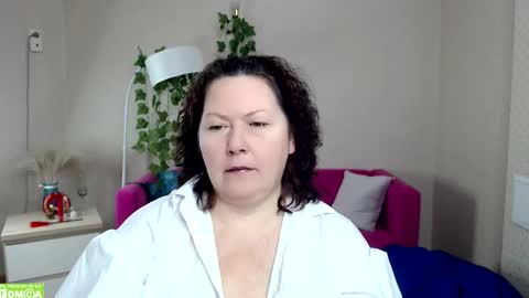 curvy_girlz online show from January 16, 10:41 pm