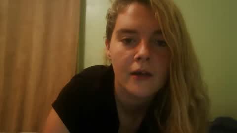 curvymom2025 online show from November 5, 12:45 am