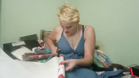 curvymom2025 online show from December 2, 10:19 pm