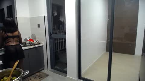 Liya online show from April 8, 6:55 pm