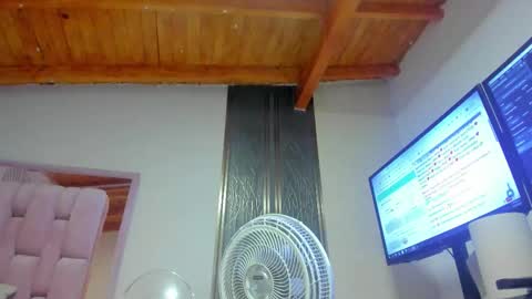 Stacy online show from December 15, 3:19 pm