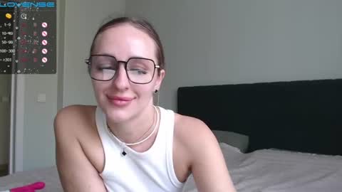 cute_girl_mia__ online show from July 8, 2:59 am