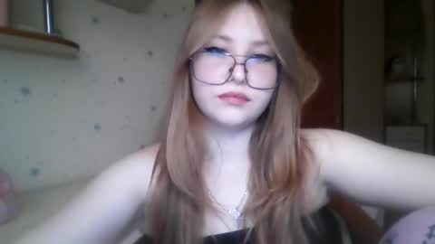 Veronica online show from May 20, 2:45 pm