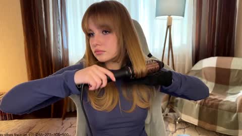 Snapshot of cute_siberian_girl chatting on October 15, 4:38 am Ksenya online show from October 15, 4:38 am