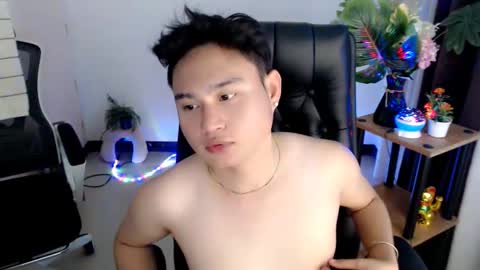 cuteasianlee online show from December 16, 12:22 pm