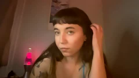 Snapshot of cuteballoons chatting on December 30, 10:01 pm CuteBalloons online show from December 30, 10:01 pm