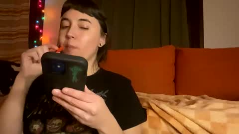 Snapshot of cuteballoons chatting on January 6, 12:59 am CuteBalloons online show from January 6, 12:59 am