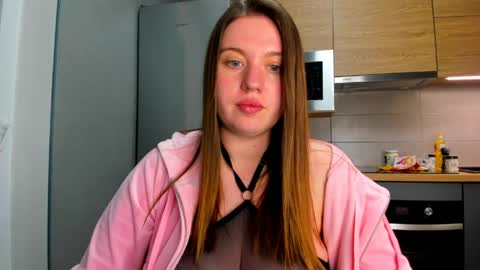 cutebuttslutty online show from April 15, 7:58 pm