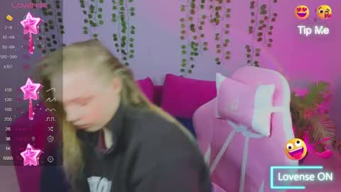 Amyy online show from April 20, 1:08 am