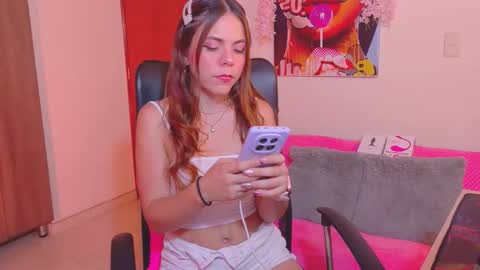 cuteflame_ online show from February 10, 9:51 pm