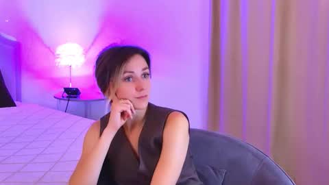 cutemirage online show from October 7, 2:35 pm