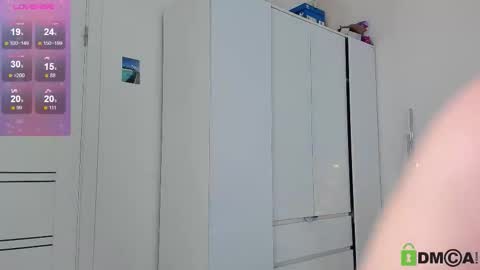 cutenessnicole online show from September 19, 12:37 am