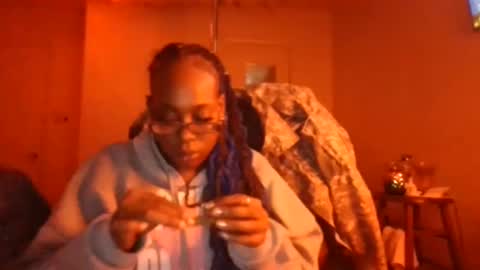Snapshot of cuteshotkiki chatting on February 19, 8:12 am mary mack online show from February 19, 8:12 am
