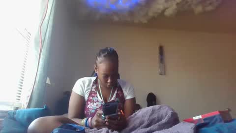 Snapshot of cuteshotkiki chatting on February 25, 6:23 pm mary mack online show from February 25, 6:23 pm
