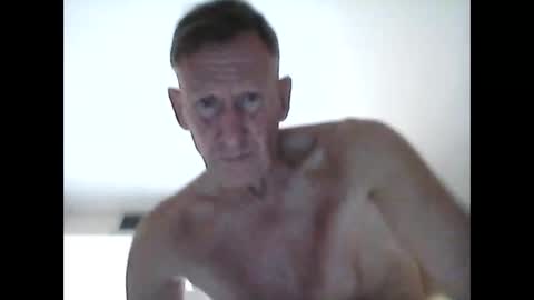 cutewhitebutt online show from December 27, 9:39 am