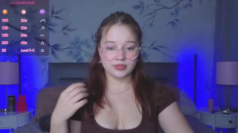 Snapshot of cutie__cutiee_ chatting on September 21, 10:25 pm Nika  online show from September 21, 10:25 pm