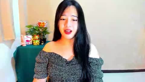 Snapshot of cutie_asianwoman chatting on October 23, 1:45 pm cutie_asianwoman online show from October 23, 1:45 pm